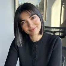 Kl. Psk. Elif Kaya — Psikoloji, İstanbul. Portre fotoğrafı.