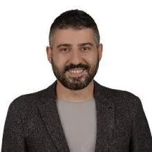 Uzm. Dr. Uğur Hatıloğlu — Psikiyatri, İstanbul. Portre fotoğrafı.