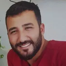 Dt. Sercan Çelik — Diş Hekimi, Kocaeli. Portre fotoğrafı.