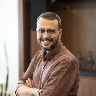 Dr. Erman Çekiç — Ortopedi Ve Travmatoloji, İstanbul. Portre fotoğrafı.