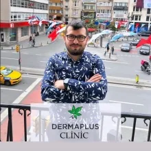 Op. Dr. Orkun Uyanık — Plastik Rekonstrüktif Ve Estetik Cerrahi, İstanbul. Portre fotoğrafı.