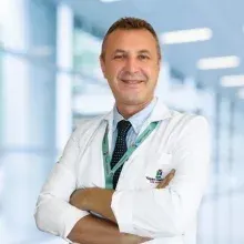 Doç. Dr. Gökhan Özerdem — Kalp Ve Damar Cerrahisi, Muratpaşa, Antalya. Portre fotoğrafı.
