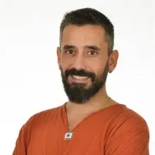 Psk. Taylan Emre Hünkar — Psikoloji, İzmir. Portre fotoğrafı.