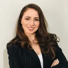Psk. Hazal Oya Yılmaz — Psikoloji, İstanbul. Portre fotoğrafı.