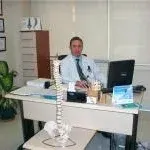 Op. Dr. Metin Öztürk — Beyin Ve Sinir Cerrahisi, İstanbul. Portre fotoğrafı.