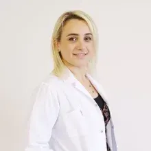 Op. Dr. Sultan Özkan Karataş — Kadın Hastalıkları Ve Doğum, İzmir. Portre fotoğrafı.