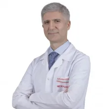 Prof. Dr. Aslan Güzel — Beyin Ve Sinir Cerrahisi, Şehitkamil, Gaziantep. Portre fotoğrafı.