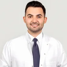 Uzm. Dr. Royal Asadov — Psikiyatri, İzmit, Kocaeli. Portre fotoğrafı.