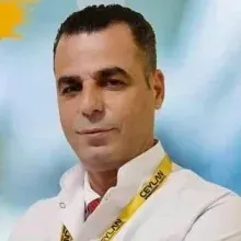 Doç. Dr. Derih Ay — Kalp Ve Damar Cerrahisi, Eskişehir. Portre fotoğrafı.