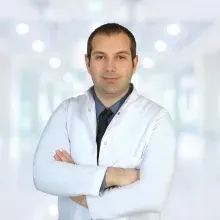 Op. Dr. Caner Sarıkaya — Beyin Ve Sinir Cerrahisi, İstanbul. Portre fotoğrafı.