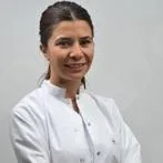 Dt. Gül Gürlek — Diş Hekimi, Beşiktaş, İstanbul. Portre fotoğrafı.