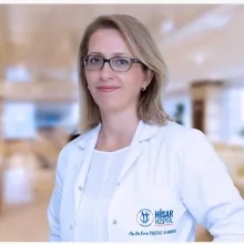 Op. Dr. Esra Tuştaş Haberal — Kadın Hastalıkları Ve Doğum, Ümraniye, İstanbul. Portre fotoğrafı.