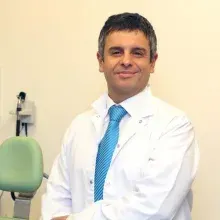 Op. Dr. Selçuk Güney — Kulak Burun Boğaz, İstanbul. Portre fotoğrafı.