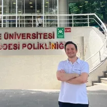 Dt. Eyüphan Özdemir — Diş Hekimi, İstanbul. Portre fotoğrafı.