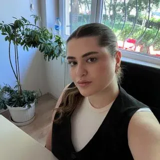 Psk. Kardelen Tolan — Psikoloji, Elazığ. Portre fotoğrafı.