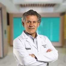 Prof. Dr. Hakan Vuruşkan — Üroloji, Nilüfer, Bursa. Portre fotoğrafı.
