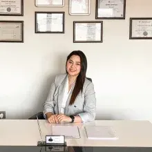 Psk. Merve Dost Özkapu — İzmir. Portre fotoğrafı.