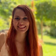 Psk. Helin Gökkoruk Akgül — Psikoloji. Portre fotoğrafı.