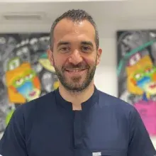 Dr. Dt. Erdal Pehlivanoğlu — Endodonti, Kocaeli. Portre fotoğrafı.