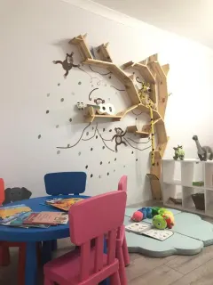 Dkt. Emel Gürler profilinde yer alan galeri fotoğrafı.