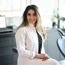 Dt. Gizem Kılıç — Diş Hekimi, Ankara. Portre fotoğrafı.