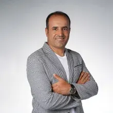 Uzm. Dr. Yakup Doğan — Çocuk ve Ergen Psikiyatrisi, Bursa. Portre fotoğrafı.