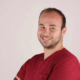 Uzm. Dt. Sinan Tevkir — Ordu. Portre fotoğrafı.