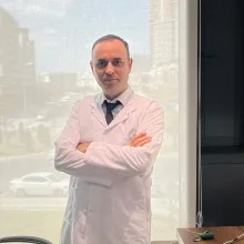 Doç. Dr. Elbrus Zarbalıyev — Genel Cerrahi, İstanbul. Portre fotoğrafı.