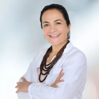 Dr. Fatma Oya Demirer — Psikiyatri, İstanbul. Portre fotoğrafı.