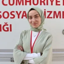 Psk. V. Ecrin Erbilen — Psikoloji. Portre fotoğrafı.