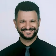Uzm. Dr. Özgür Karaarslan — Aile Hekimliği, İstanbul. Portre fotoğrafı.