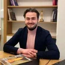 Op. Dr. Salih Kavuncu — Plastik Rekonstrüktif Ve Estetik Cerrahi, Ankara. Portre fotoğrafı.