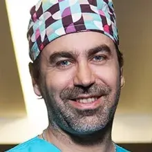 Op. Dr. Emre İlhan — Kulak Burun Boğaz, İstanbul. Portre fotoğrafı.