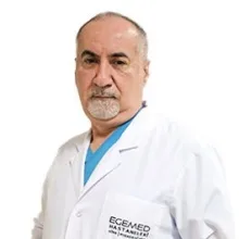 Uzm. Dr. İsa Tanyeri — İç Hastalıkları, Söke, Aydın. Portre fotoğrafı.