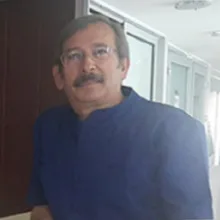 Uzm. Dr. Mehmet Bozyel — Diş Hekimi, Diyarbakır. Portre fotoğrafı.