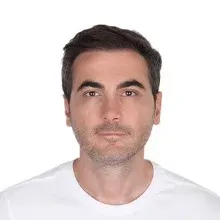 Dr. Mustafa Cengiz Dura — Kadın Hastalıkları Ve Doğum, İstanbul. Portre fotoğrafı.
