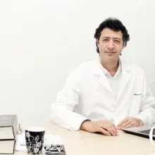 Uzm. Dr. Ozan Razı — Ortopedi Ve Travmatoloji. Portre fotoğrafı.
