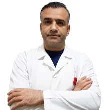 Op. Dr. Ebubekir Şeramet — Ortopedi Ve Travmatoloji. Portre fotoğrafı.