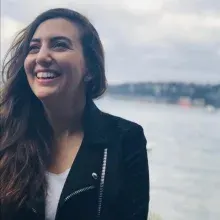 Uzm. Dyt. Pelin Topbaş — Diyetisyen, Çukurova, Adana. Portre fotoğrafı.