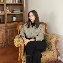 Kl. Psk. Melis Göksu — Psikoloji, İstanbul. Portre fotoğrafı.