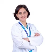 Uzm. Dr. Özlem Aldemir — Antalya. Portre fotoğrafı.