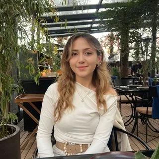 Dyt. Elif Tüfekçi — Diyetisyen, Bağcılar, İstanbul. Portre fotoğrafı.