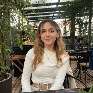 Dyt. Elif Tüfekçi — Diyetisyen, Bağcılar, İstanbul. Portre fotoğrafı.