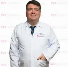 Doç. Dr. Eyüphan Gencel — Plastik Rekonstrüktif Ve Estetik Cerrahi, Çukurova, Adana. Portre fotoğrafı.