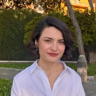 Psk. Ceren Kaya — Psikoloji. Portre fotoğrafı.