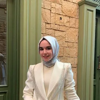 Psk. Berceste Özdemir — Psikoloji, İstanbul. Portre fotoğrafı.