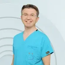 Prof. Dr. Ali Ersin Zümrütbaş — Üroloji, Denizli. Portre fotoğrafı.