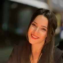 Kl. Psk. Ece Pınar Karataş — Psikoloji, İstanbul. Portre fotoğrafı.