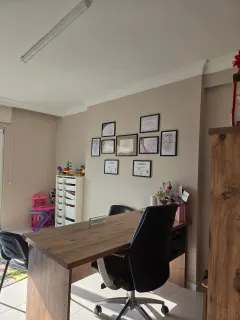 Dkt. Emel Durmuş profilinde yer alan galeri fotoğrafı.