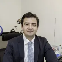 Prof. Dr. Emre Göksan Pabuçcu — Kadın Hastalıkları Ve Doğum, Ankara. Portre fotoğrafı.